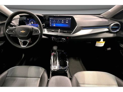New 2026 Chevrolet Trax LT w/ LT Convenience Package FWD image 6