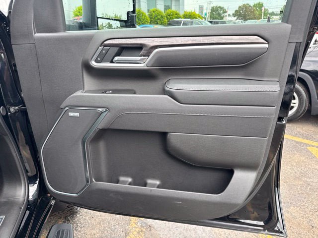 Used 2025 Chevrolet Silverado 2500 LTZ w/ LTZ Plus Package AWD/4WD image 27
