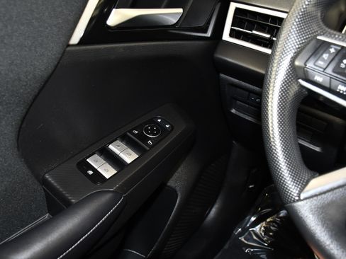 Used 2024 Mitsubishi Outlander ES AWD/4WD image 30