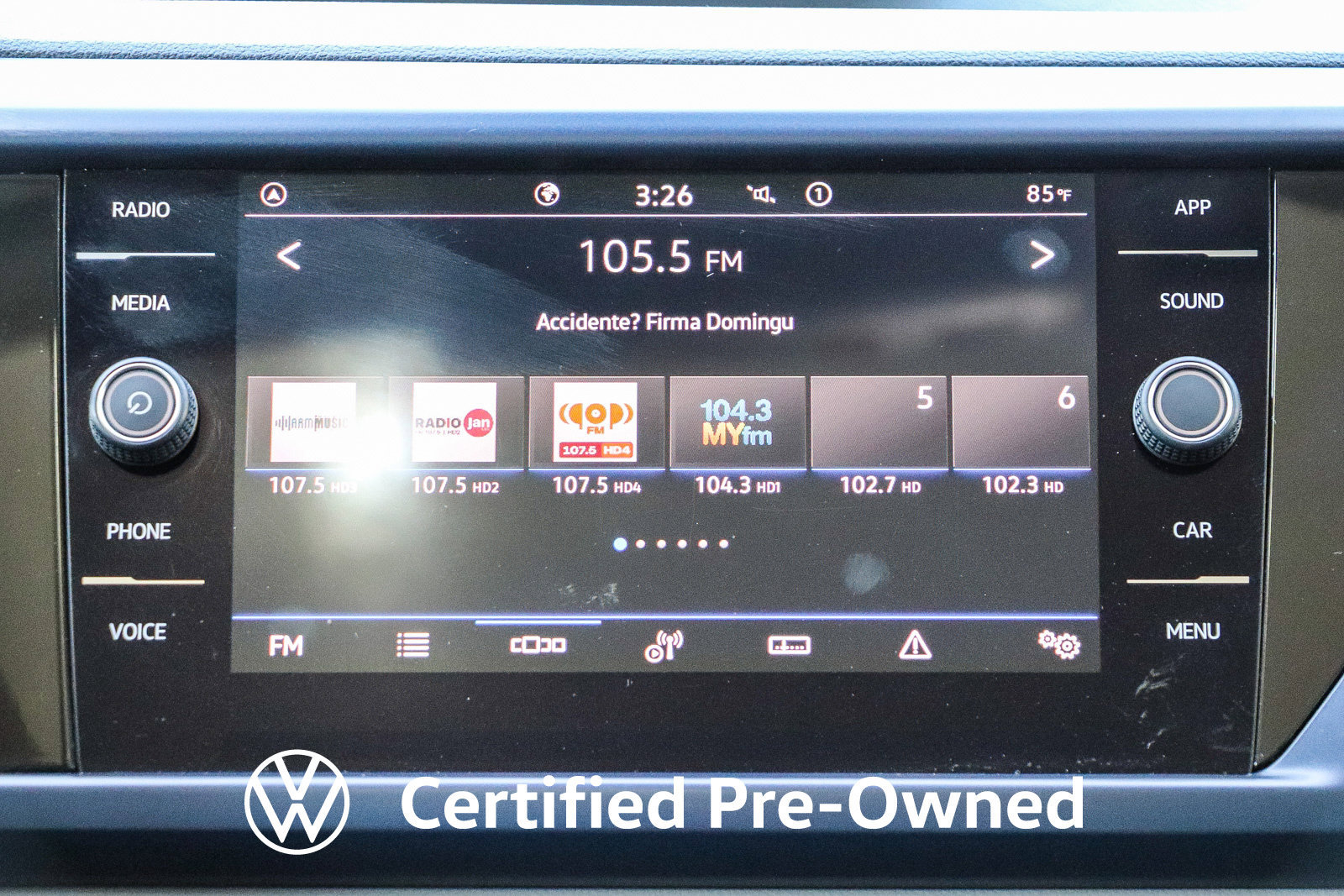 Certified 2023 Volkswagen Taos SE w/ Panoramic Sunroof Package FWD image 16