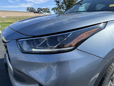 Certified 2022 Toyota Highlander Platinum image 5