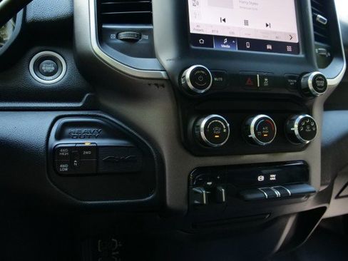 Used 2022 RAM 2500 Big Horn AWD/4WD image 12