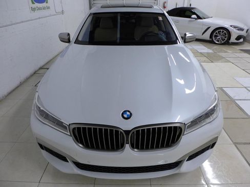 Used 2019 BMW M760i xDrive AWD/4WD image 8