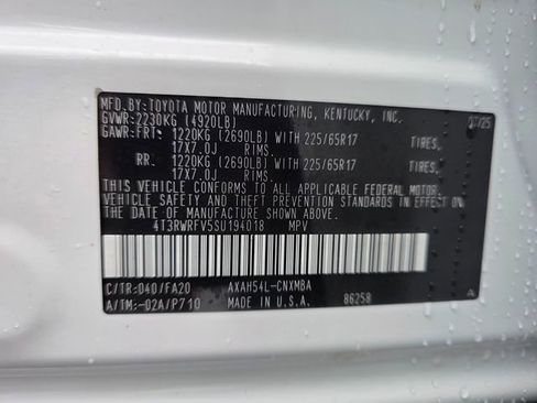 Used 2025 Toyota RAV4 XLE AWD/4WD image 25