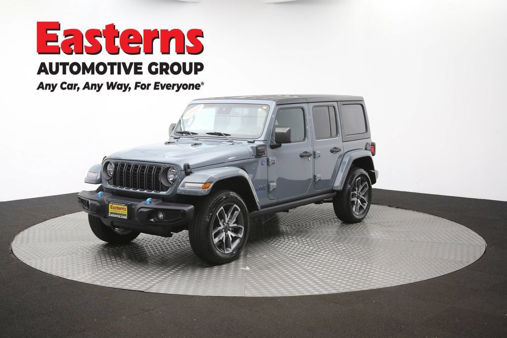 Used 2024 Jeep Wrangler Unlimited w/ Convenience Group AWD/4WD image 58