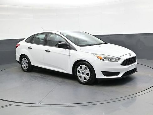 Used 2015 Ford Focus S FWD image 2