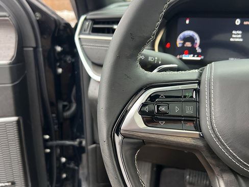 Used 2024 Jeep Grand Cherokee Overland w/ Adv Protech Group III image 36