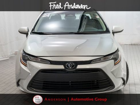 Used 2024 Toyota Corolla LE FWD image 2