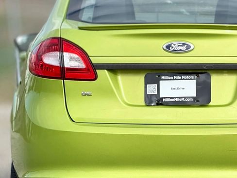 Used 2012 Ford Fiesta SE image 12