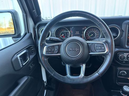 Used 2022 Jeep Gladiator Overland w/ Popular Equipment Package image 21