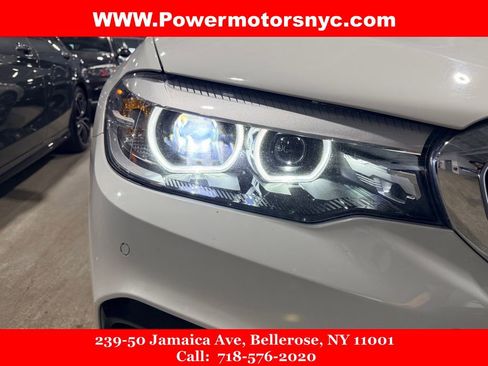 Used 2020 BMW 530e w/ M Sport Package image 7