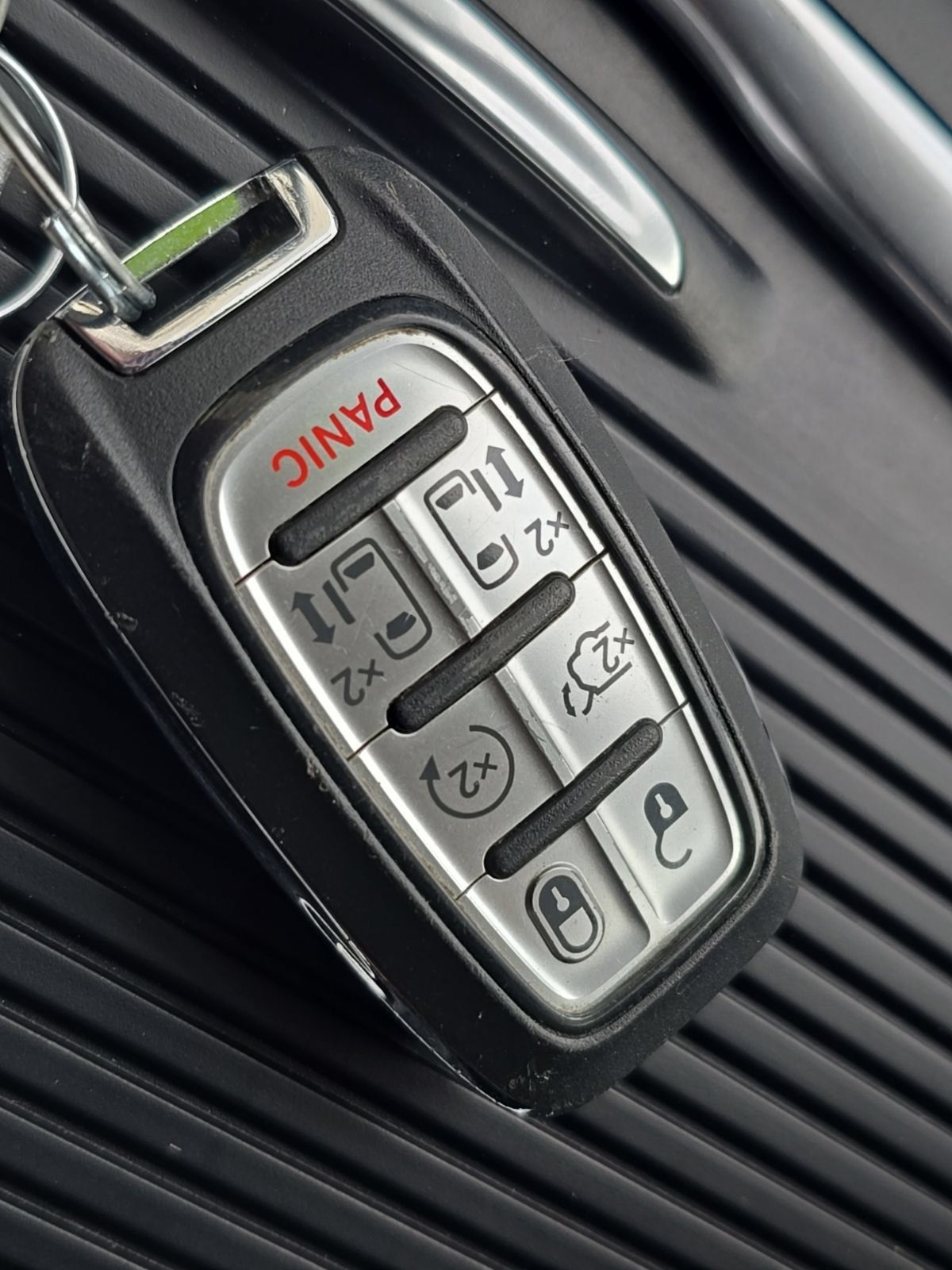 Used 2024 Chrysler Pacifica Limited FWD image 29