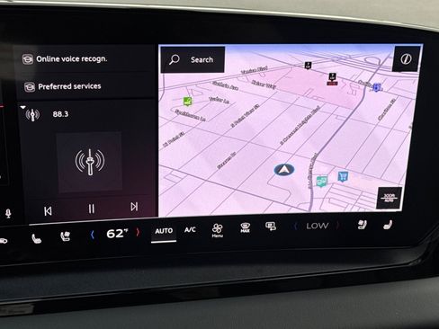 New 2025 Audi Q6 e-tron Premium Plus image 18