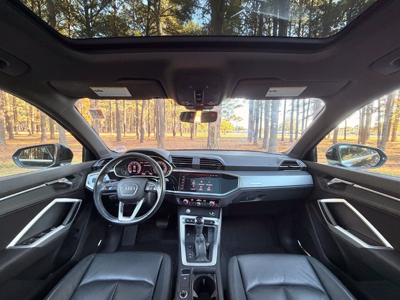 Used 2020 Audi Q3 2.0T Premium Plus w/ Premium Plus Package AWD/4WD image 2
