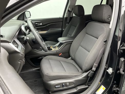 Certified 2023 GMC Acadia SLE w/ Driver Convenience Package image 9