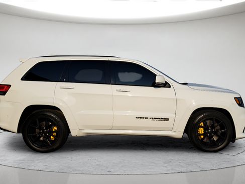 Used 2018 Jeep Grand Cherokee Trackhawk AWD/4WD image 2