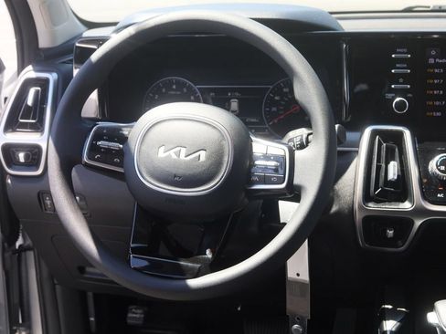 Used 2022 Kia Sorento LX AWD/4WD image 17