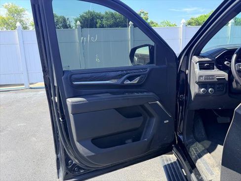 Used 2021 GMC Yukon Denali w/ Denali Premium Package RWD image 13