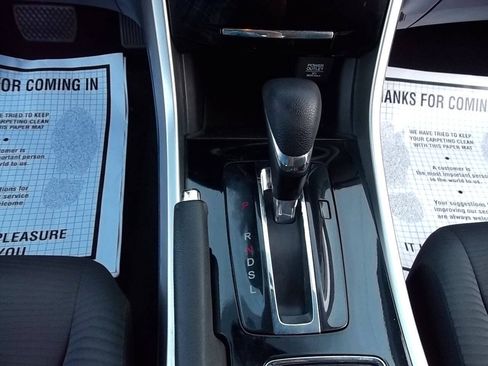 Used 2017 Honda Accord LX image 17