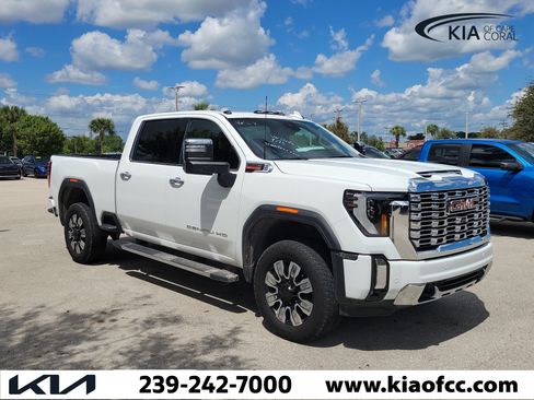 Used 2024 GMC Sierra 3500 Denali w/ Denali Reserve Package AWD/4WD image 1