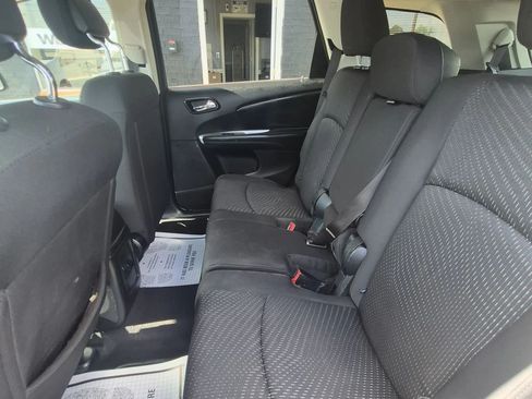 Used 2018 Dodge Journey SE w/ Blacktop Package FWD image 8