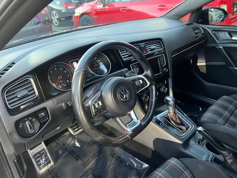 Used 2016 Volkswagen GTI SE image 12