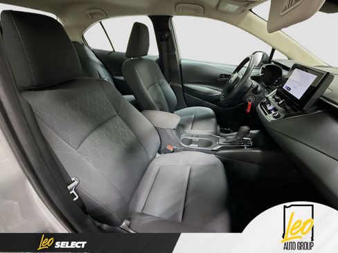 Used 2024 Toyota Corolla LE FWD image 28