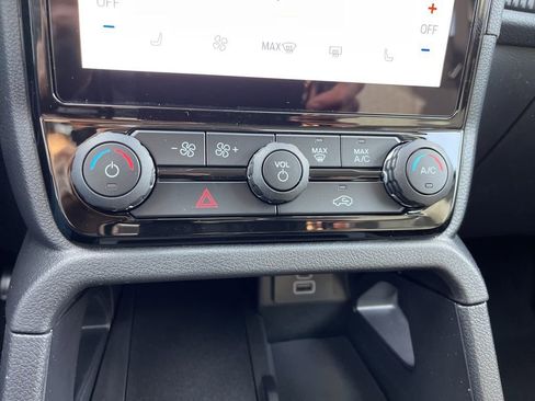 New 2025 Ford Ranger XLT w/ Equipment Group 301A High image 10