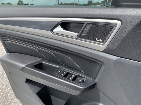 Used 2020 Volkswagen Atlas Cross Sport SEL Premium image 21