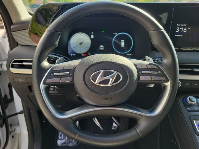 Used 2025 Hyundai Palisade Limited AWD/4WD image 23