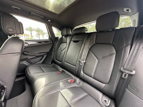 Used 2026 Porsche Macan AWD/4WD image 38