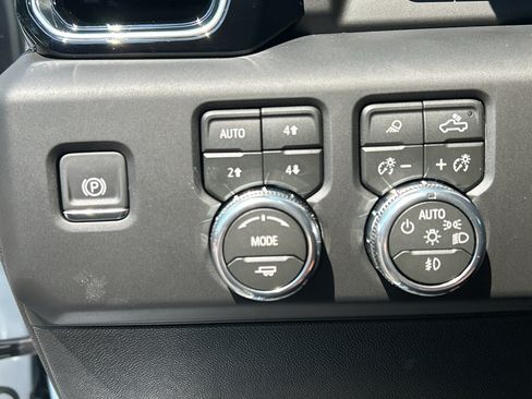 New 2026 GMC Sierra 2500 Denali Ultimate w/ LPO, Black Badging Package AWD/4WD image 18