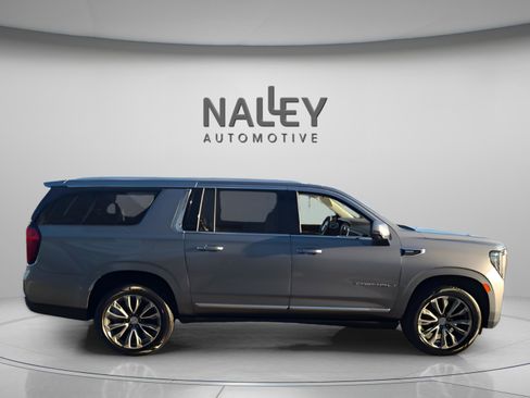 Used 2021 GMC Yukon XL Denali w/ Denali Premium Package image 7