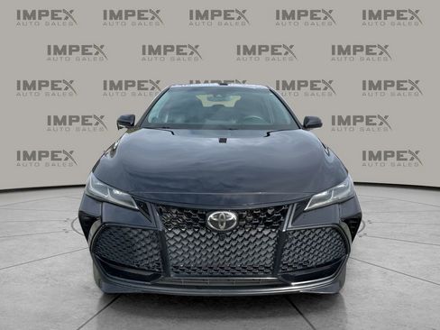 Used 2019 Toyota Avalon Touring image 8