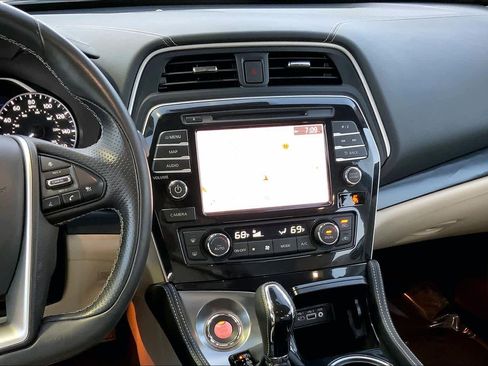 Used 2023 Nissan Maxima Platinum w/ Sport Mat Group FWD image 6