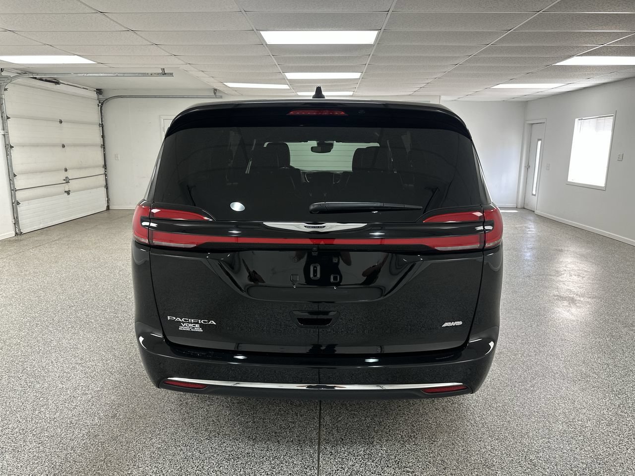 Used 2026 Chrysler Pacifica Select AWD/4WD image 7