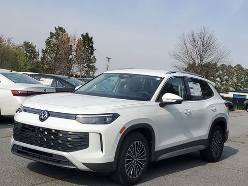 New 2026 Volkswagen Tiguan S FWD image 31