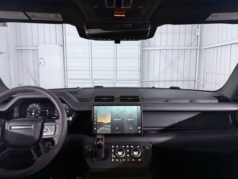 Used 2023 Land Rover Defender 110 V8 AWD/4WD image 35