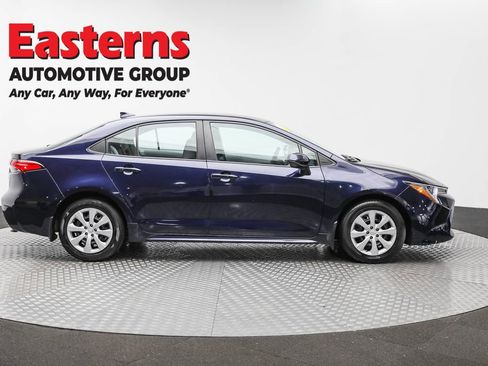 Used 2022 Toyota Corolla LE w/ Carpet Mat Package (TMS) image 4