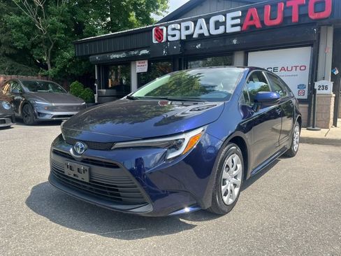 Used 2024 Toyota Corolla LE FWD image 4