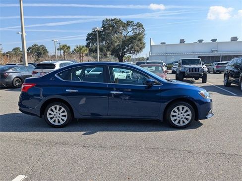 Used 2016 Nissan Sentra S image 4