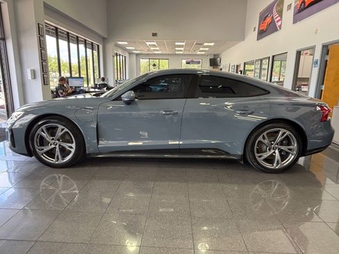 Used 2022 Audi e-tron GT Premium Plus image 2