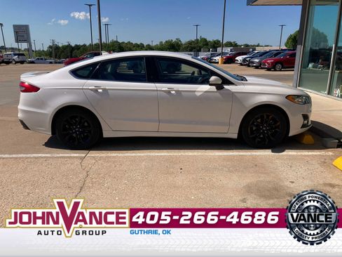 Used 2020 Ford Fusion SE w/ Equipment Group 151A image 8