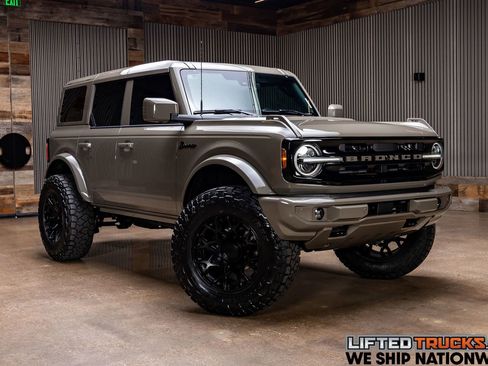 Used 2026 Ford Bronco Outer Banks AWD/4WD image 1