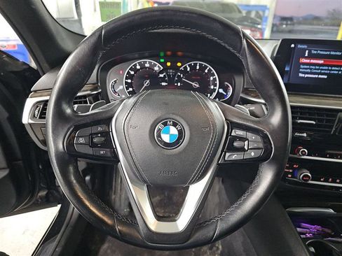 Used 2018 BMW 530i w/ Premium Package image 10