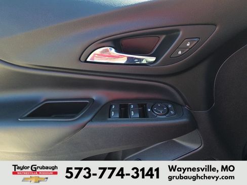 Used 2024 Chevrolet Equinox LT FWD image 13