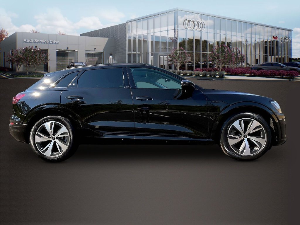 Used 2024 Audi Q8 e-tron Premium AWD/4WD image 8