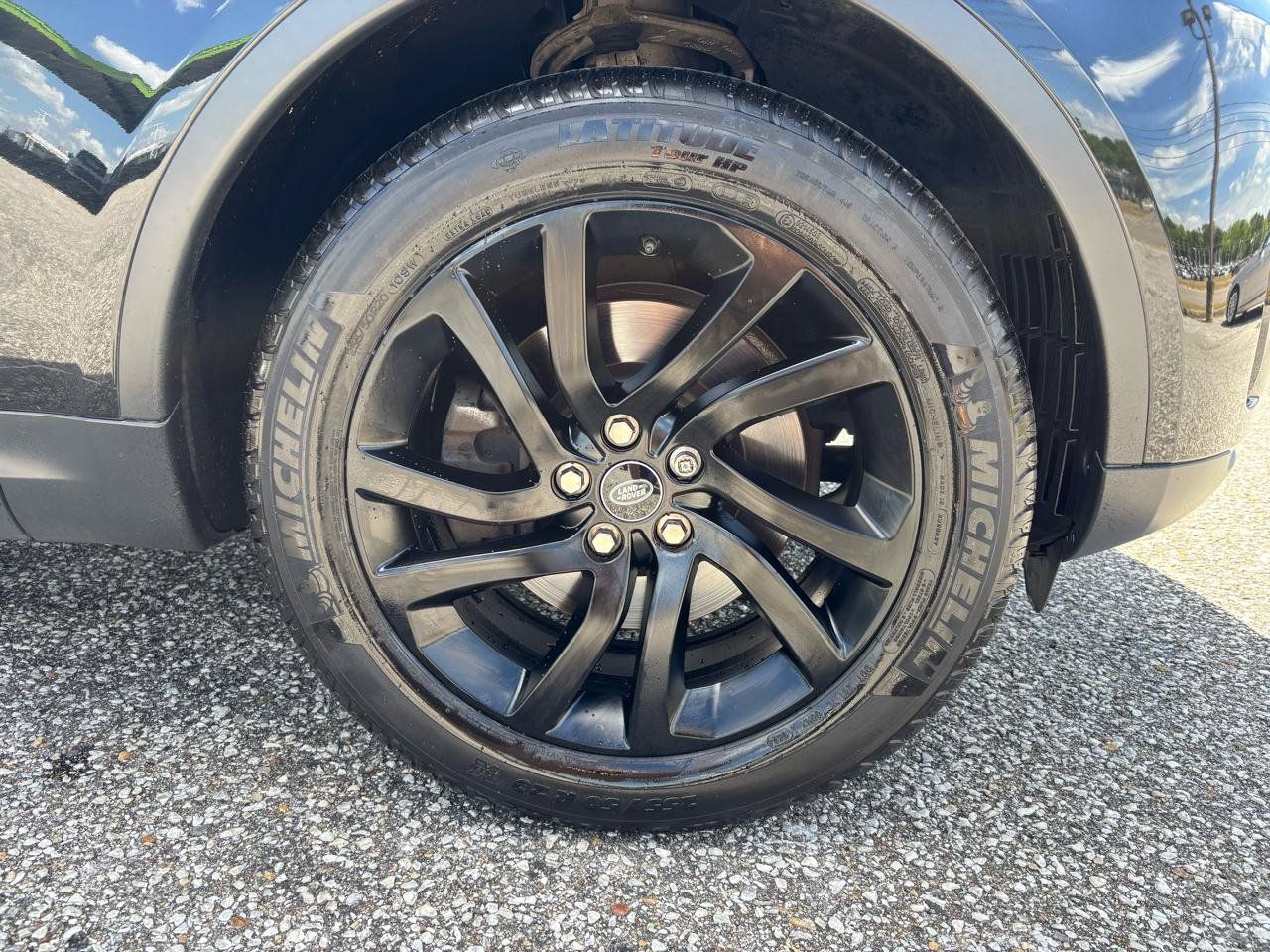 Used 2017 Land Rover Discovery HSE AWD/4WD image 34