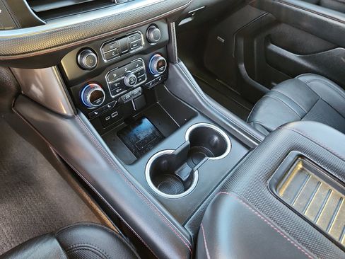 Used 2022 Chevrolet Suburban RST w/ Luxury Package image 20