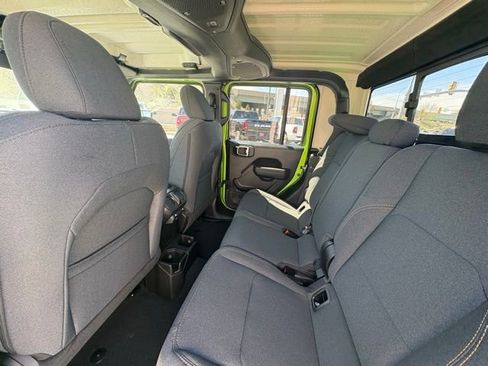 New 2025 Jeep Gladiator Sport image 22